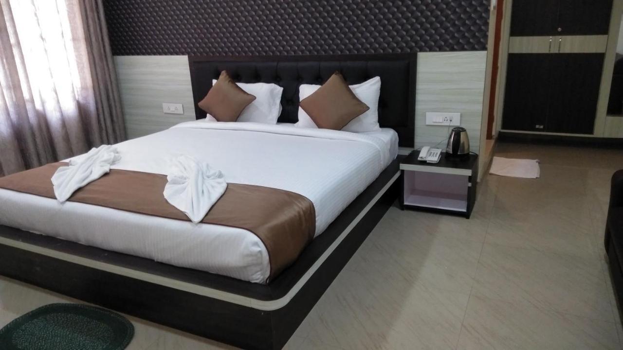 The Four Season Hotel Dimāpur Esterno foto