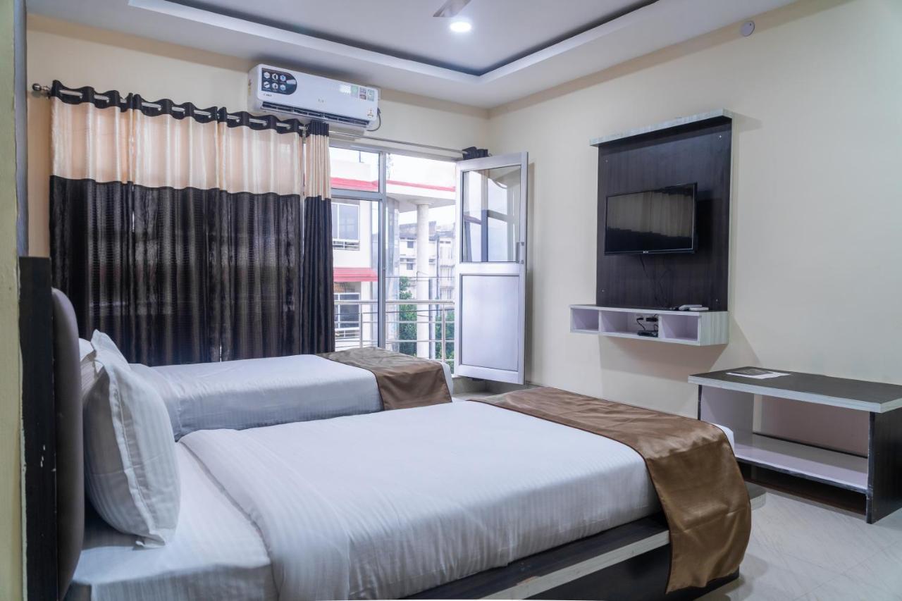 The Four Season Hotel Dimāpur Esterno foto